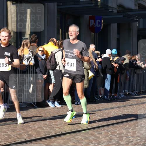 06.10.2024 - 19. swb-Marathon Bremen Strokosch-Dieckow http://msf.ph/oto/7374913 06.10.2024 10:41:03 Laufen 7964, 8095, 8331, 8444, 8517, 8571, 8656, 8831 meine-sportfotos.de
