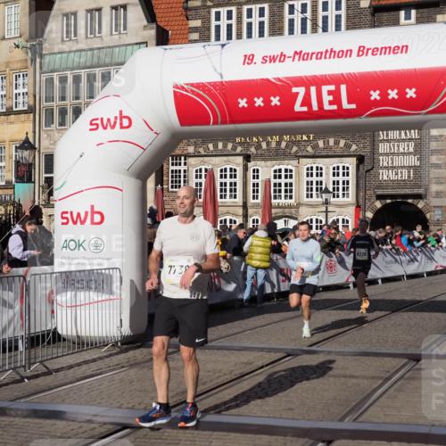 06.10.2024 - 19. swb-Marathon Bremen Luisa Fischer http://msf.ph/oto/7374933 06.10.2024 10:40:42 Ziel 7738, 8220, 8390, 8726, 8784, 9052 meine-sportfotos.de