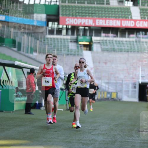 06.10.2024 - 19. swb-Marathon Bremen Yannick Fuchs http://msf.ph/oto/7375031 06.10.2024 10:16:41 Laufen im Stadion 44, 51, 7498, 8080, 8211, 8559, 8600 meine-sportfotos.de