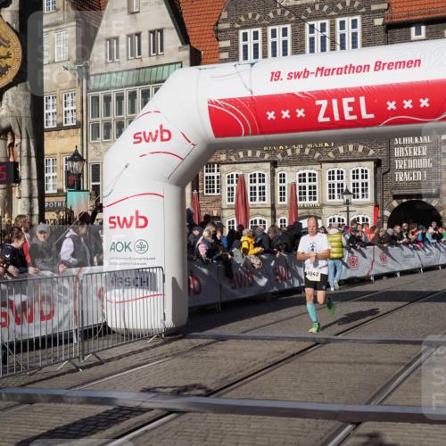 06.10.2024 - 19. swb-Marathon Bremen Luisa Fischer http://msf.ph/oto/7375032 06.10.2024 10:41:05 Ziel 7196, 7743, 8329, 8383, 8642, 9019 meine-sportfotos.de