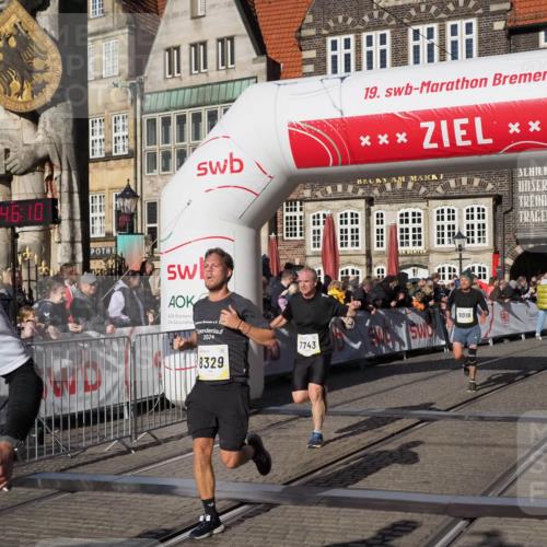 06.10.2024 - 19. swb-Marathon Bremen Luisa Fischer http://msf.ph/oto/7375149 06.10.2024 10:41:10 Ziel 7196, 7743, 7964, 8095, 8329, 8331, 8642, 8831, 9019 meine-sportfotos.de