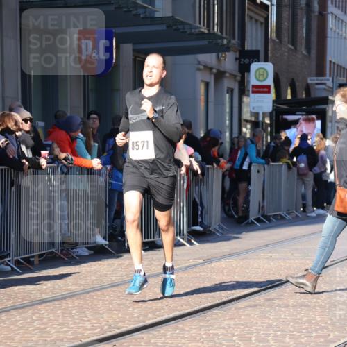 06.10.2024 - 19. swb-Marathon Bremen Strokosch-Dieckow http://msf.ph/oto/7375151 06.10.2024 10:41:08 Laufen 8444, 8446, 8517, 8571, 8656 meine-sportfotos.de