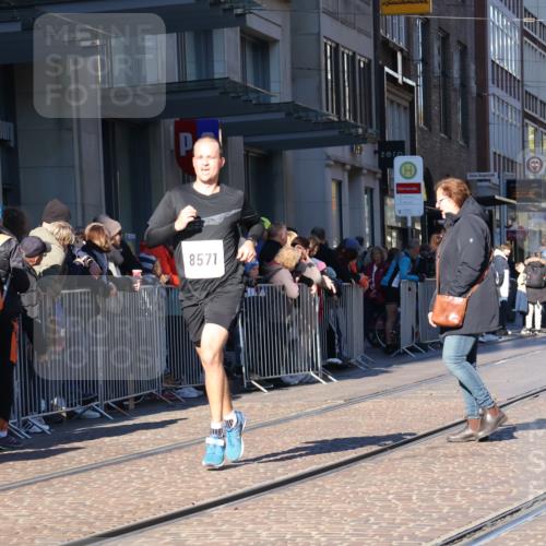 06.10.2024 - 19. swb-Marathon Bremen Strokosch-Dieckow http://msf.ph/oto/7375163 06.10.2024 10:41:08 Laufen 8444, 8446, 8517, 8571, 8656 meine-sportfotos.de