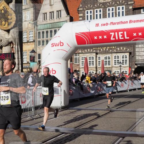 06.10.2024 - 19. swb-Marathon Bremen Luisa Fischer http://msf.ph/oto/7375188 06.10.2024 10:41:10 Ziel 7196, 7743, 7964, 8095, 8329, 8331, 8642, 8831, 9019 meine-sportfotos.de