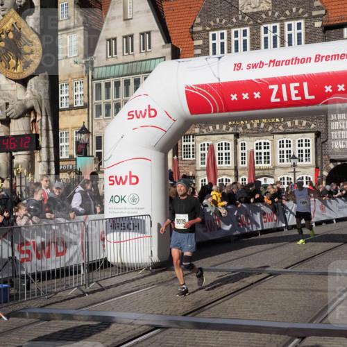 06.10.2024 - 19. swb-Marathon Bremen Luisa Fischer http://msf.ph/oto/7375262 06.10.2024 10:41:12 Ziel 7196, 7743, 7964, 8095, 8329, 8331, 8831, 9019 meine-sportfotos.de