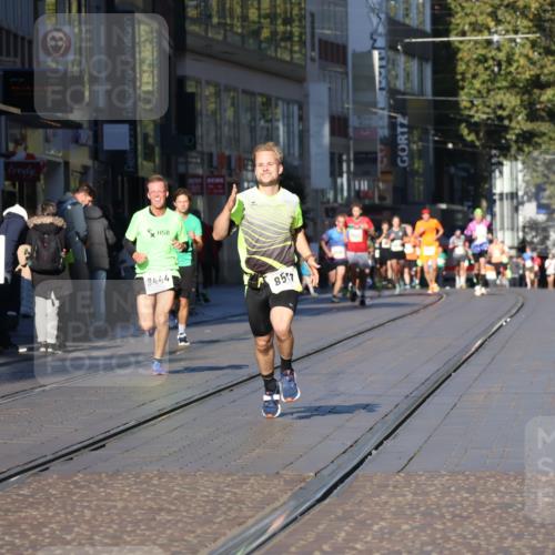 06.10.2024 - 19. swb-Marathon Bremen Strokosch-Dieckow http://msf.ph/oto/7375278 06.10.2024 10:41:29 Laufen 7033, 7081, 7523, 7579, 7605, 8000, 8441, 8444, 8446, 8517, 8992, 9026, 9064, 9082 meine-sportfotos.de