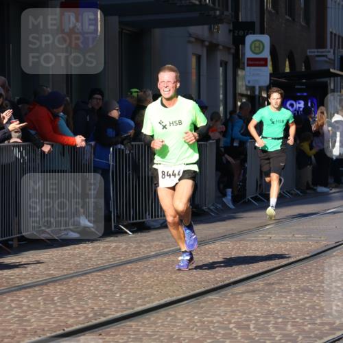 06.10.2024 - 19. swb-Marathon Bremen Strokosch-Dieckow http://msf.ph/oto/7375385 06.10.2024 10:41:35 Laufen 7033, 7081, 7496, 7523, 7579, 7605, 8000, 8060, 8441, 8444, 8446, 8517, 8785, 8992, 9026, 9064, 9082 meine-sportfotos.de