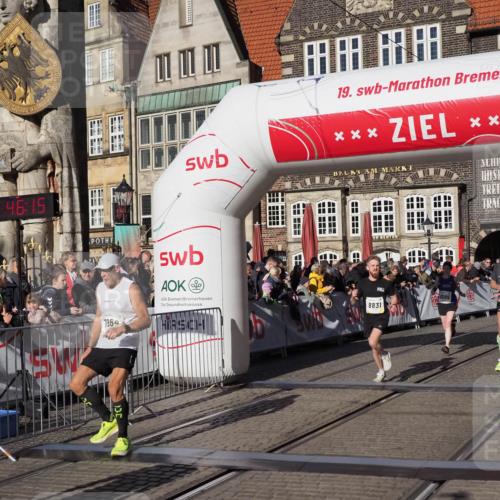 06.10.2024 - 19. swb-Marathon Bremen Luisa Fischer http://msf.ph/oto/7375466 06.10.2024 10:41:15 Ziel 7743, 7964, 8095, 8331, 8656, 8831, 9019 meine-sportfotos.de