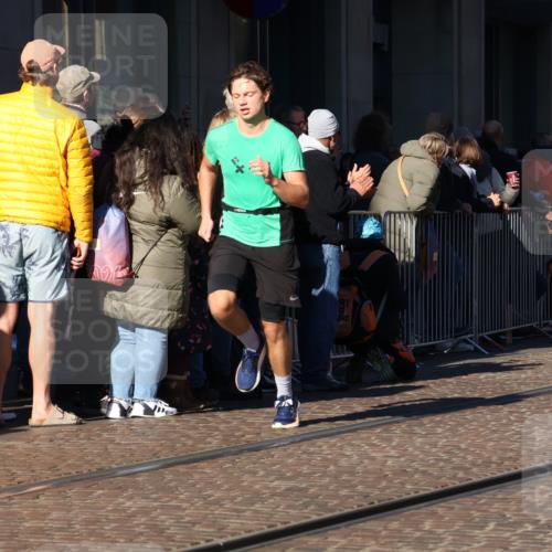 06.10.2024 - 19. swb-Marathon Bremen Strokosch-Dieckow http://msf.ph/oto/7375472 06.10.2024 10:41:40 Laufen 7033, 7081, 7363, 7496, 7523, 7579, 7605, 8000, 8060, 8441, 8444, 8446, 8654, 8785, 8796, 8992, 9026, 9064, 9082 meine-sportfotos.de