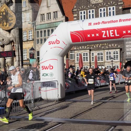 06.10.2024 - 19. swb-Marathon Bremen Luisa Fischer http://msf.ph/oto/7375480 06.10.2024 10:41:15 Ziel 7743, 7964, 8095, 8331, 8656, 8831, 9019 meine-sportfotos.de