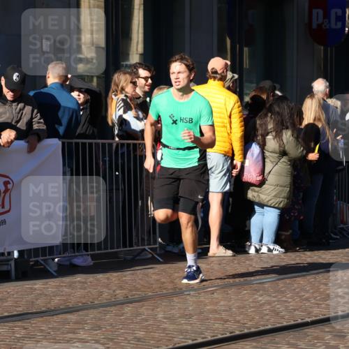 06.10.2024 - 19. swb-Marathon Bremen Strokosch-Dieckow http://msf.ph/oto/7375509 06.10.2024 10:41:41 Laufen 7033, 7081, 7363, 7496, 7523, 7579, 7605, 8000, 8060, 8441, 8444, 8446, 8654, 8785, 8796, 8992, 9026, 9064, 9082 meine-sportfotos.de