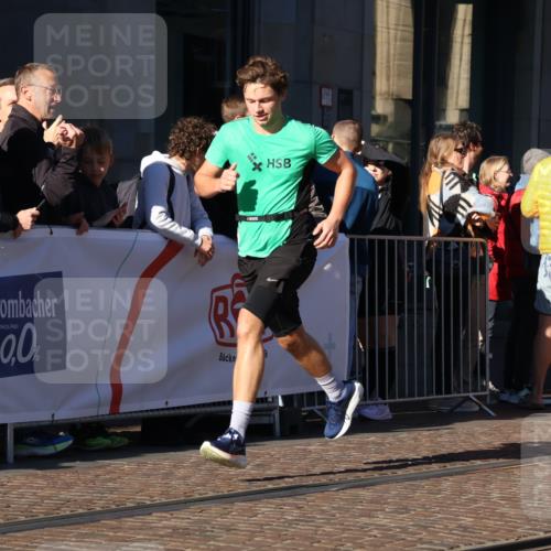 06.10.2024 - 19. swb-Marathon Bremen Strokosch-Dieckow http://msf.ph/oto/7375534 06.10.2024 10:41:41 Laufen 7033, 7081, 7363, 7496, 7523, 7579, 7605, 8000, 8060, 8441, 8444, 8446, 8654, 8785, 8796, 8992, 9026, 9064, 9082 meine-sportfotos.de