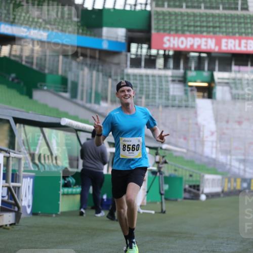 06.10.2024 - 19. swb-Marathon Bremen Yannick Fuchs http://msf.ph/oto/7375594 06.10.2024 10:17:13 Laufen im Stadion 44, 51, 8080, 8211, 8560, 8600 meine-sportfotos.de