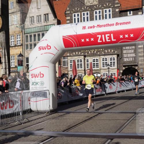 06.10.2024 - 19. swb-Marathon Bremen Luisa Fischer http://msf.ph/oto/7375615 06.10.2024 10:41:21 Ziel 8095, 8331, 8571, 8656, 8831 meine-sportfotos.de