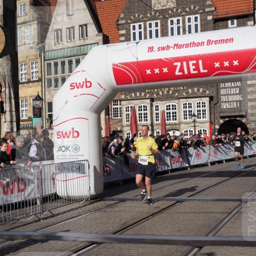 06.10.2024 - 19. swb-Marathon Bremen Luisa Fischer http://msf.ph/oto/7375631 06.10.2024 10:41:21 Ziel 8095, 8331, 8571, 8656, 8831 meine-sportfotos.de