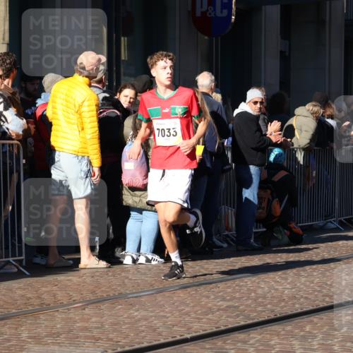 06.10.2024 - 19. swb-Marathon Bremen Strokosch-Dieckow http://msf.ph/oto/7375686 06.10.2024 10:41:50 Laufen 7033, 7081, 7363, 7496, 7523, 7579, 7605, 8000, 8060, 8209, 8226, 8441, 8654, 8785, 8796, 8813, 8992, 9026, 9064, 9082, 9124 meine-sportfotos.de