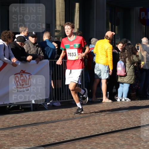 06.10.2024 - 19. swb-Marathon Bremen Strokosch-Dieckow http://msf.ph/oto/7375726 06.10.2024 10:41:51 Laufen 7033, 7081, 7363, 7496, 7523, 7579, 7605, 8000, 8060, 8209, 8226, 8441, 8654, 8785, 8796, 8813, 8992, 9026, 9064, 9082, 9124 meine-sportfotos.de