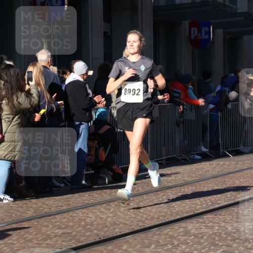 06.10.2024 - 19. swb-Marathon Bremen Strokosch-Dieckow http://msf.ph/oto/7375949 06.10.2024 10:41:56 Laufen 7033, 7081, 7363, 7496, 7523, 7536, 7579, 7584, 7605, 8000, 8060, 8209, 8226, 8441, 8654, 8749, 8785, 8796, 8813, 8992, 9064, 9082, 9124 meine-sportfotos.de