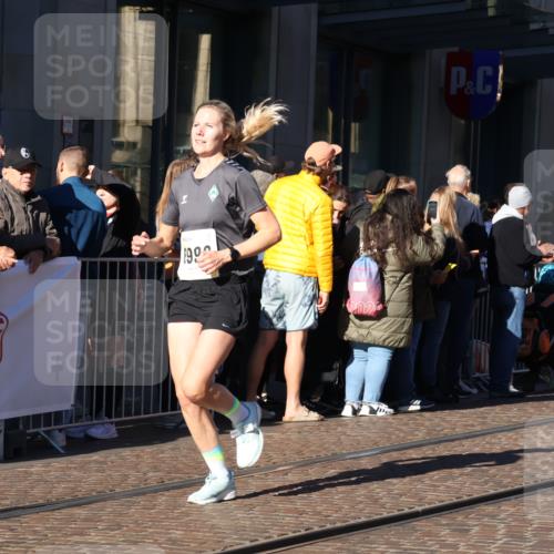 06.10.2024 - 19. swb-Marathon Bremen Strokosch-Dieckow http://msf.ph/oto/7376034 06.10.2024 10:41:57 Laufen 7081, 7363, 7496, 7523, 7536, 7579, 7584, 7605, 8000, 8060, 8209, 8226, 8311, 8441, 8654, 8749, 8785, 8796, 8813, 8992, 9064, 9082, 9124 meine-sportfotos.de