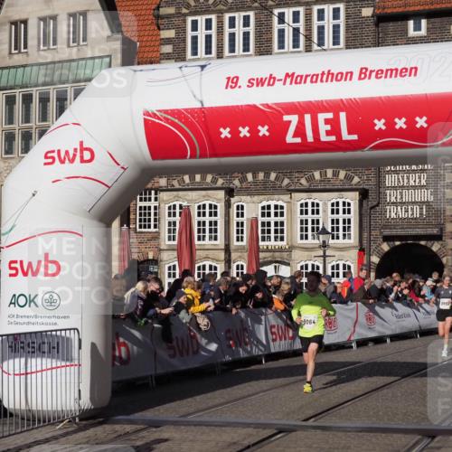 06.10.2024 - 19. swb-Marathon Bremen Luisa Fischer http://msf.ph/oto/7376189 06.10.2024 10:42:07 Ziel 7033, 7579, 8441, 8992, 9026, 9064 meine-sportfotos.de
