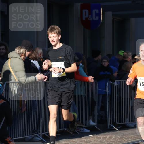 06.10.2024 - 19. swb-Marathon Bremen Strokosch-Dieckow http://msf.ph/oto/7376218 06.10.2024 10:42:02 Laufen 7081, 7128, 7363, 7496, 7523, 7536, 7579, 7584, 7605, 8000, 8060, 8209, 8226, 8311, 8441, 8481, 8654, 8749, 8785, 8796, 8813, 9082, 9124 meine-sportfotos.de