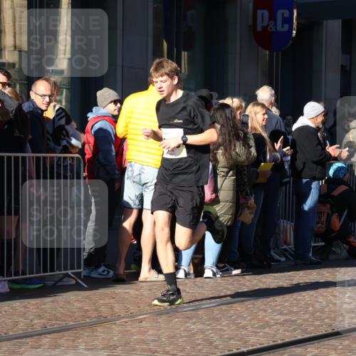 06.10.2024 - 19. swb-Marathon Bremen Strokosch-Dieckow http://msf.ph/oto/7376270 06.10.2024 10:42:04 Laufen 7081, 7128, 7363, 7496, 7523, 7536, 7584, 7605, 8000, 8060, 8209, 8226, 8311, 8481, 8654, 8749, 8785, 8796, 8813, 9082, 9124 meine-sportfotos.de