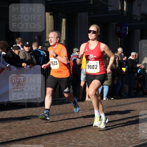 06.10.2024 - 19. swb-Marathon Bremen Strokosch-Dieckow http://msf.ph/oto/7376335 06.10.2024 10:42:05 Laufen 7081, 7128, 7363, 7496, 7523, 7536, 7584, 7605, 7906, 8000, 8060, 8209, 8226, 8311, 8481, 8654, 8749, 8785, 8796, 8813, 9082, 9124 meine-sportfotos.de