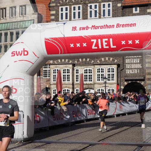 06.10.2024 - 19. swb-Marathon Bremen Luisa Fischer http://msf.ph/oto/7376407 06.10.2024 10:42:12 Ziel 7033, 7081, 7579, 7605, 8000, 8441, 8992, 9064, 9082 meine-sportfotos.de