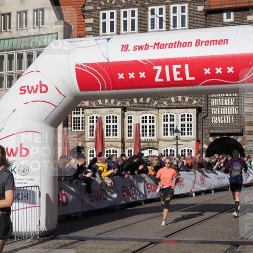 06.10.2024 - 19. swb-Marathon Bremen Luisa Fischer http://msf.ph/oto/7376413 06.10.2024 10:42:12 Ziel 7033, 7081, 7579, 7605, 8000, 8441, 8992, 9064, 9082 meine-sportfotos.de