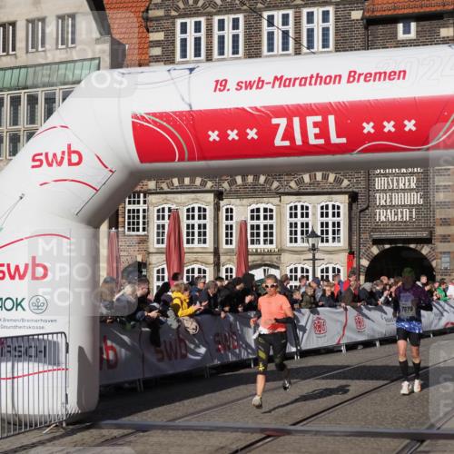 06.10.2024 - 19. swb-Marathon Bremen Luisa Fischer http://msf.ph/oto/7376427 06.10.2024 10:42:12 Ziel 7033, 7081, 7579, 7605, 8000, 8441, 8992, 9064, 9082 meine-sportfotos.de