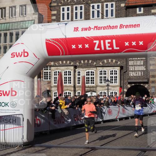 06.10.2024 - 19. swb-Marathon Bremen Luisa Fischer http://msf.ph/oto/7376436 06.10.2024 10:42:12 Ziel 7033, 7081, 7579, 7605, 8000, 8441, 8992, 9064, 9082 meine-sportfotos.de