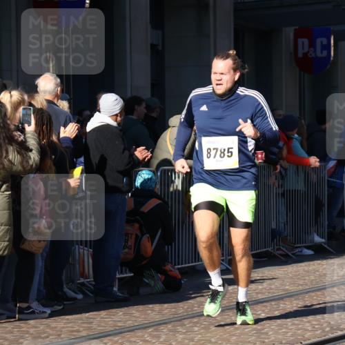 06.10.2024 - 19. swb-Marathon Bremen Strokosch-Dieckow http://msf.ph/oto/7376517 06.10.2024 10:42:10 Laufen 7128, 7259, 7363, 7496, 7536, 7584, 7906, 8060, 8209, 8226, 8311, 8481, 8654, 8749, 8785, 8796, 8813, 9124 meine-sportfotos.de