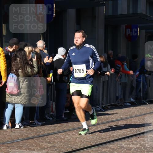 06.10.2024 - 19. swb-Marathon Bremen Strokosch-Dieckow http://msf.ph/oto/7376539 06.10.2024 10:42:10 Laufen 7128, 7259, 7363, 7496, 7536, 7584, 7906, 8060, 8209, 8226, 8311, 8481, 8654, 8749, 8785, 8796, 8813, 9124 meine-sportfotos.de