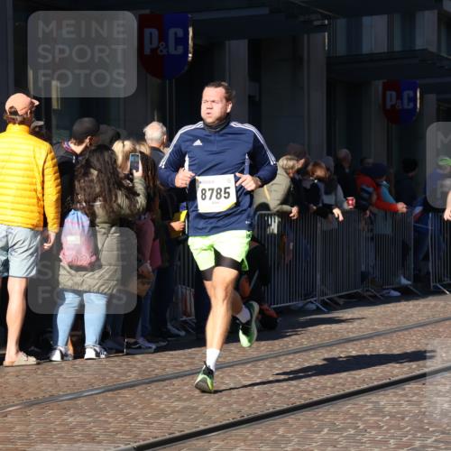 06.10.2024 - 19. swb-Marathon Bremen Strokosch-Dieckow http://msf.ph/oto/7376543 06.10.2024 10:42:10 Laufen 7128, 7259, 7363, 7496, 7536, 7584, 7906, 8060, 8209, 8226, 8311, 8481, 8654, 8749, 8785, 8796, 8813, 9124 meine-sportfotos.de