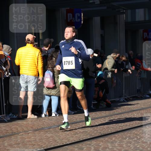 06.10.2024 - 19. swb-Marathon Bremen Strokosch-Dieckow http://msf.ph/oto/7376551 06.10.2024 10:42:10 Laufen 7128, 7259, 7363, 7496, 7536, 7584, 7906, 8060, 8209, 8226, 8311, 8481, 8654, 8749, 8785, 8796, 8813, 9124 meine-sportfotos.de