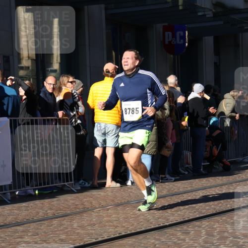 06.10.2024 - 19. swb-Marathon Bremen Strokosch-Dieckow http://msf.ph/oto/7376570 06.10.2024 10:42:11 Laufen 7128, 7197, 7259, 7363, 7496, 7536, 7584, 7906, 8060, 8209, 8226, 8311, 8481, 8654, 8749, 8785, 8796, 8813, 9124 meine-sportfotos.de