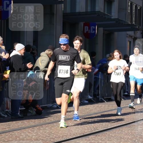 06.10.2024 - 19. swb-Marathon Bremen Strokosch-Dieckow http://msf.ph/oto/7376597 06.10.2024 10:42:12 Laufen 7128, 7197, 7259, 7363, 7496, 7536, 7584, 7906, 8060, 8209, 8226, 8311, 8481, 8654, 8749, 8785, 8796, 8813, 9124 meine-sportfotos.de