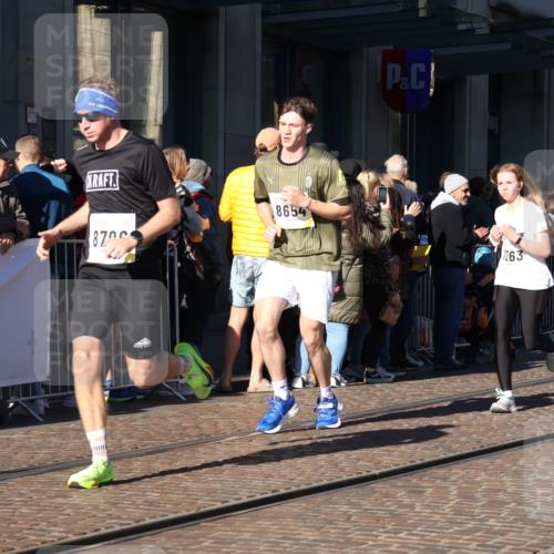 06.10.2024 - 19. swb-Marathon Bremen Strokosch-Dieckow http://msf.ph/oto/7376631 06.10.2024 10:42:13 Laufen 7128, 7197, 7259, 7363, 7496, 7536, 7584, 7906, 8060, 8209, 8226, 8311, 8481, 8654, 8749, 8785, 8796, 8813, 9124 meine-sportfotos.de