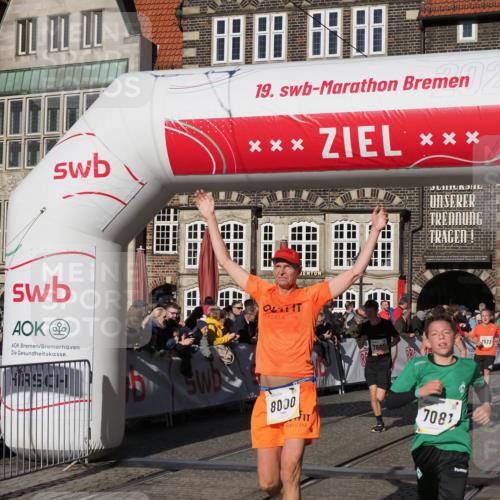 06.10.2024 - 19. swb-Marathon Bremen Luisa Fischer http://msf.ph/oto/7376655 06.10.2024 10:42:16 Ziel 7081, 7523, 7579, 7605, 8000, 8441, 8992, 9082 meine-sportfotos.de