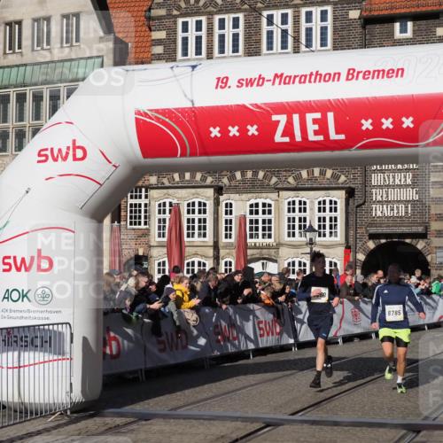 06.10.2024 - 19. swb-Marathon Bremen Luisa Fischer http://msf.ph/oto/7376733 06.10.2024 10:42:22 Ziel 7496, 7523, 7605, 8060, 8785, 8796, 9082 meine-sportfotos.de