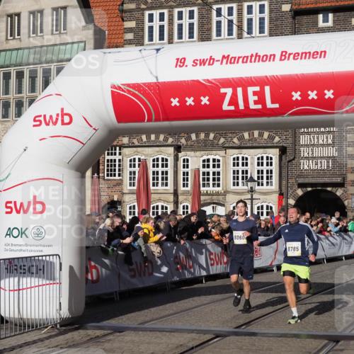 06.10.2024 - 19. swb-Marathon Bremen Luisa Fischer http://msf.ph/oto/7376746 06.10.2024 10:42:22 Ziel 7496, 7523, 7605, 8060, 8785, 8796, 9082 meine-sportfotos.de