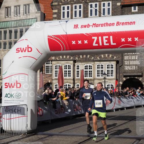 06.10.2024 - 19. swb-Marathon Bremen Luisa Fischer http://msf.ph/oto/7376758 06.10.2024 10:42:23 Ziel 7363, 7496, 7523, 7605, 8060, 8785, 8796, 9082 meine-sportfotos.de
