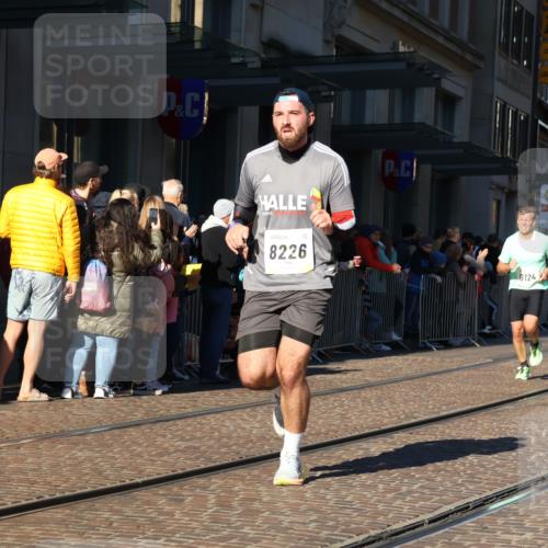 06.10.2024 - 19. swb-Marathon Bremen Strokosch-Dieckow http://msf.ph/oto/7376774 06.10.2024 10:42:18 Laufen 7128, 7197, 7259, 7363, 7536, 7584, 7906, 8209, 8226, 8311, 8313, 8481, 8654, 8749, 8813, 9124 meine-sportfotos.de