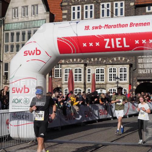 06.10.2024 - 19. swb-Marathon Bremen Luisa Fischer http://msf.ph/oto/7376862 06.10.2024 10:42:29 Ziel 7363, 7496, 8060, 8209, 8226, 8654, 8785, 8796, 8813 meine-sportfotos.de