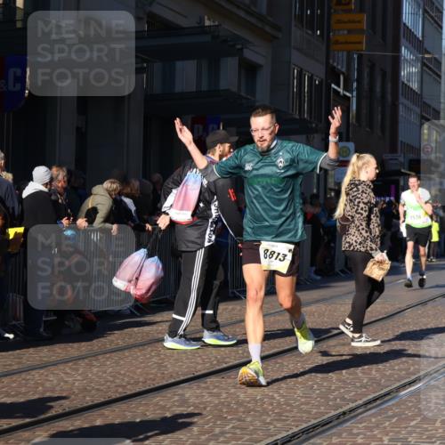 06.10.2024 - 19. swb-Marathon Bremen Strokosch-Dieckow http://msf.ph/oto/7376904 06.10.2024 10:42:21 Laufen 7128, 7197, 7259, 7536, 7584, 7906, 8209, 8226, 8311, 8313, 8481, 8749, 8813, 8905, 9124 meine-sportfotos.de