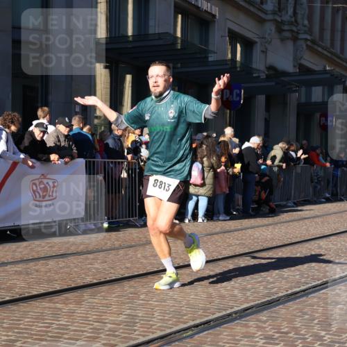 06.10.2024 - 19. swb-Marathon Bremen Strokosch-Dieckow http://msf.ph/oto/7376973 06.10.2024 10:42:22 Laufen 7128, 7197, 7259, 7536, 7584, 7906, 8209, 8226, 8228, 8311, 8313, 8481, 8749, 8813, 8905, 9124 meine-sportfotos.de