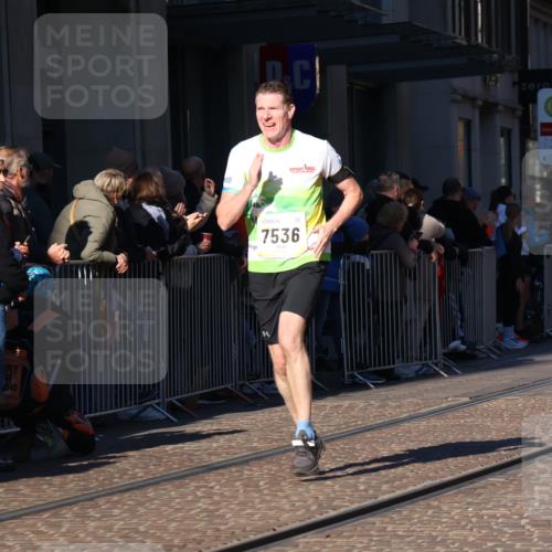 06.10.2024 - 19. swb-Marathon Bremen Strokosch-Dieckow http://msf.ph/oto/7376992 06.10.2024 10:42:25 Laufen 7128, 7197, 7259, 7283, 7536, 7584, 7650, 7771, 7906, 8209, 8228, 8311, 8313, 8481, 8749, 8905, 9124 meine-sportfotos.de