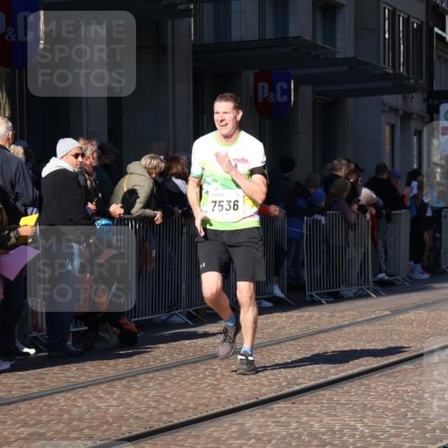 06.10.2024 - 19. swb-Marathon Bremen Strokosch-Dieckow http://msf.ph/oto/7377005 06.10.2024 10:42:25 Laufen 7128, 7197, 7259, 7283, 7536, 7584, 7650, 7771, 7906, 8209, 8228, 8311, 8313, 8481, 8749, 8905, 9124 meine-sportfotos.de