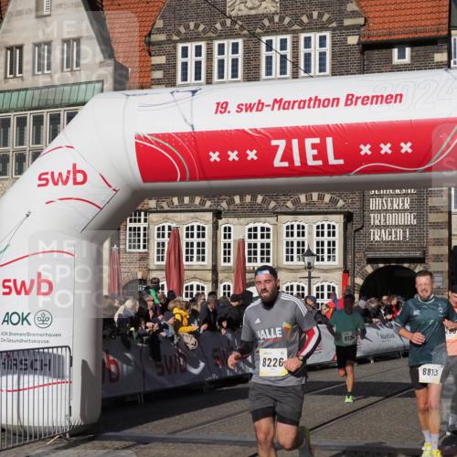 06.10.2024 - 19. swb-Marathon Bremen Luisa Fischer http://msf.ph/oto/7377039 06.10.2024 10:42:34 Ziel 7363, 8209, 8226, 8654, 8813, 9124 meine-sportfotos.de