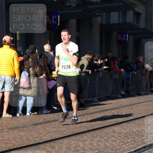 06.10.2024 - 19. swb-Marathon Bremen Strokosch-Dieckow http://msf.ph/oto/7377047 06.10.2024 10:42:26 Laufen 7128, 7197, 7259, 7283, 7536, 7584, 7650, 7771, 7906, 8228, 8311, 8313, 8481, 8749, 8905, 9124 meine-sportfotos.de